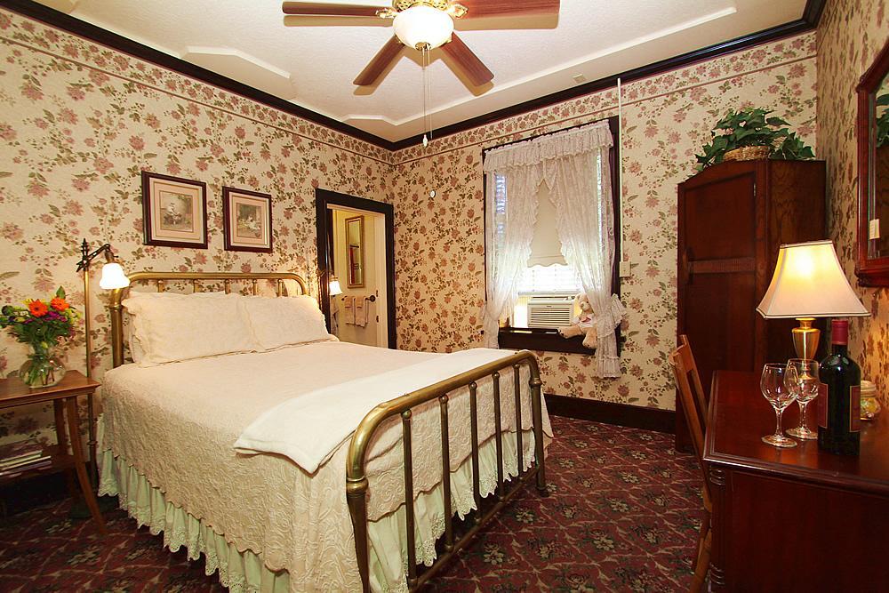 The National Hotel Джеймстаун Номер фото